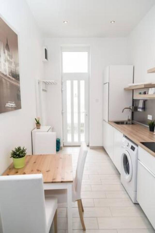 Hi-Bp Sunny Home Apartments In The Heart Of Budapest Eksteriør bilde